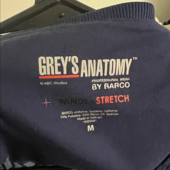Grey's Anatomy Navy Logo Stretch Medical Top - Picture 2 of 3